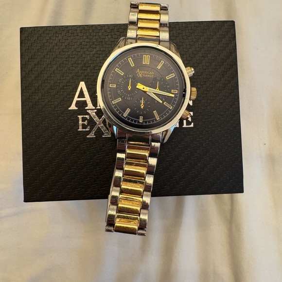 American Exchange Two-Tone Watch for Parts/Repair – Missing Dial & Crystal - Picture 2 of 8
